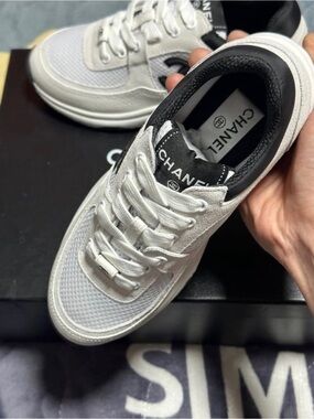CHANEL CC RUNNER